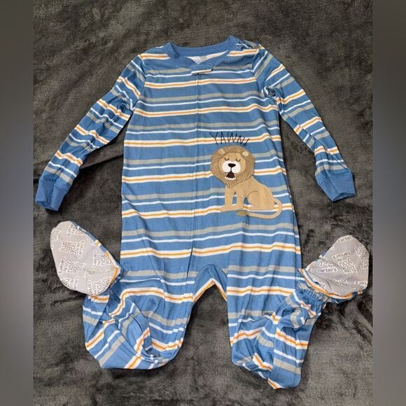 Like new 5t carters lion loose fit footed pajamas - Picture 1 of 3